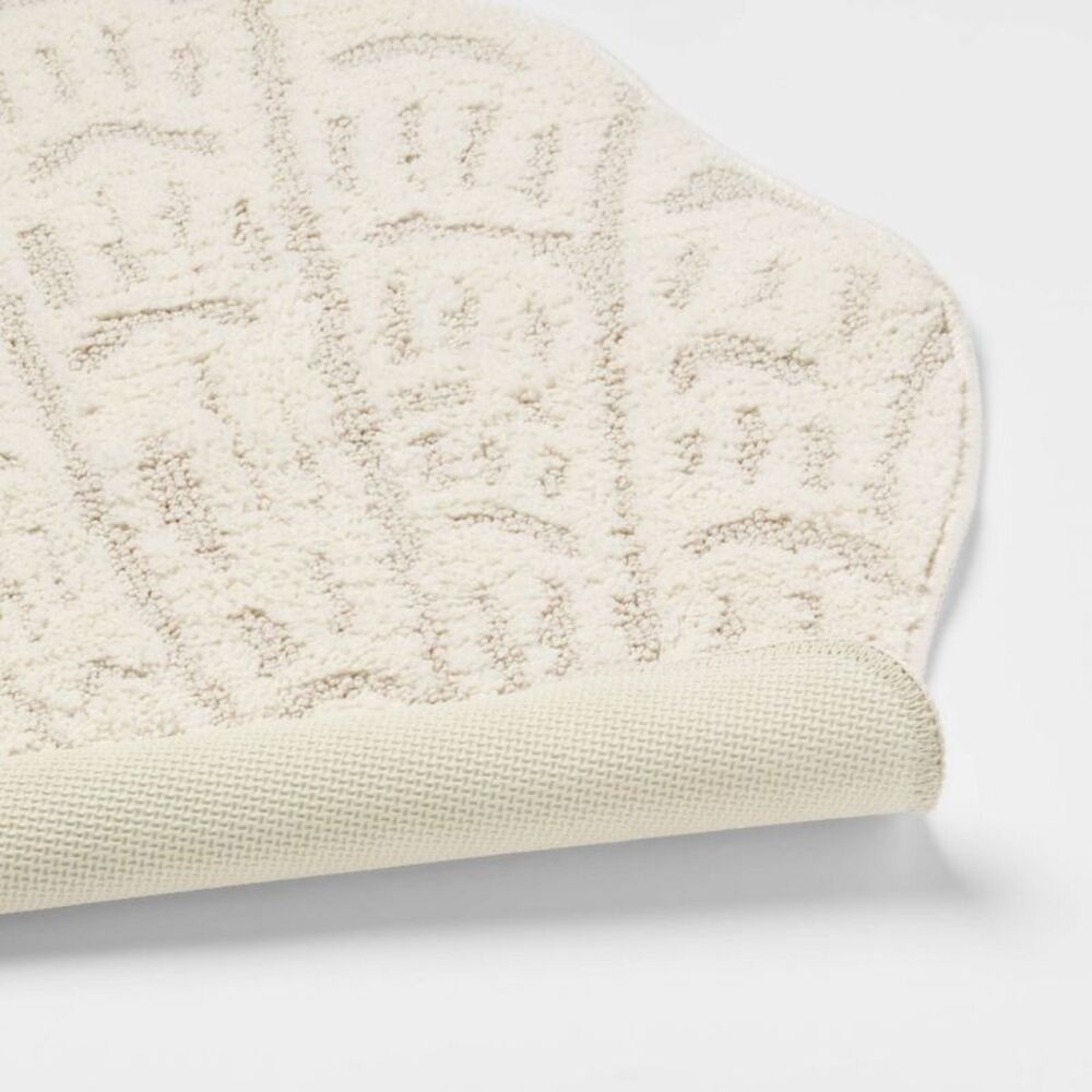 Threshold Cream Shell-Shaped Bath Mat NWT - Picture 4 of 4